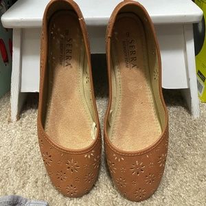 Women’s flats